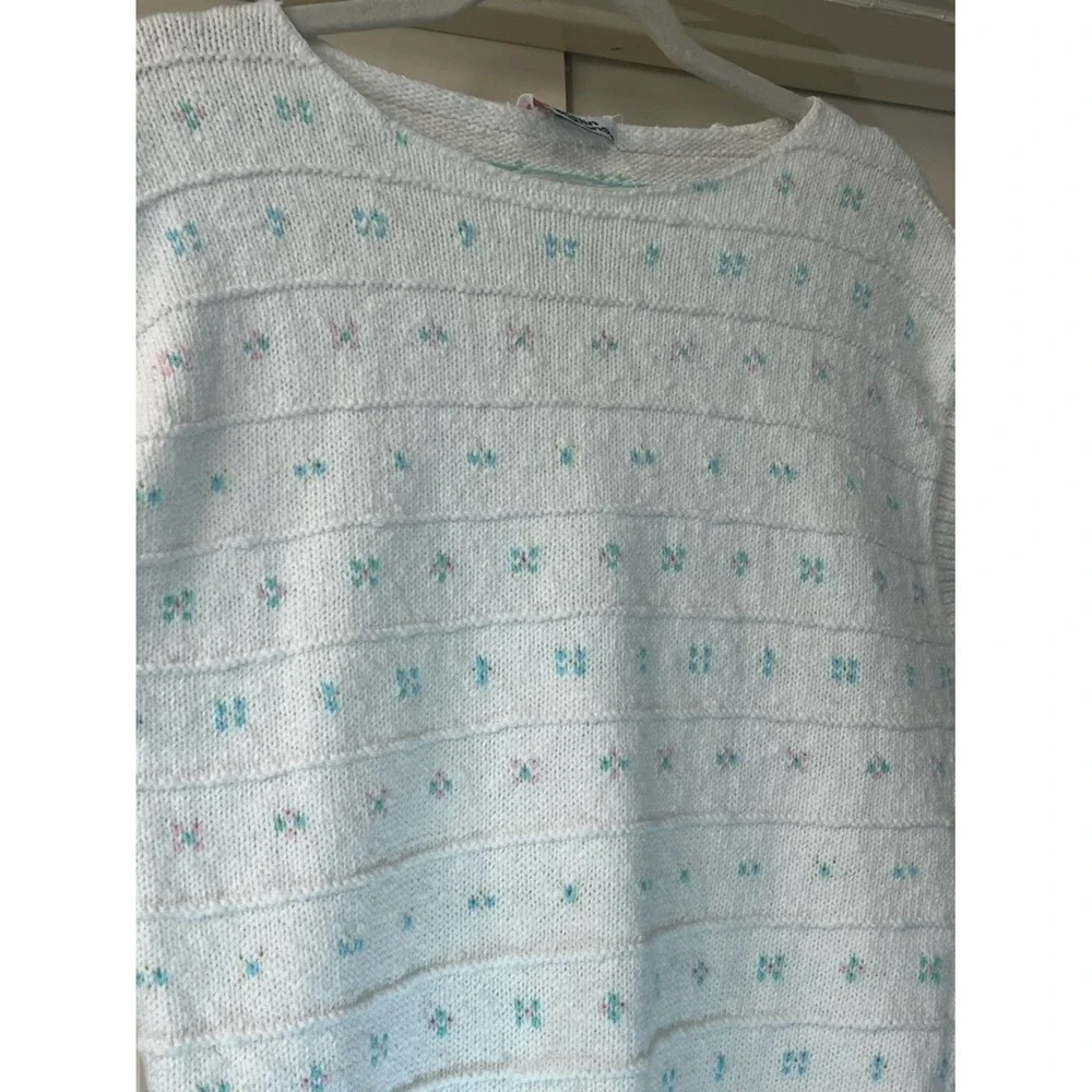 Vintage Cottage Core 1980's/1990's Sleeveless  Knit White‎ Pastel Floral Sweater